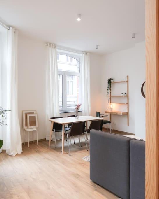 1 Bedroom In Center - 1st Floor Apartment