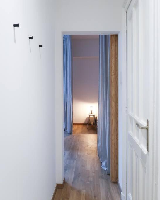 1 Bedroom In Center - 1st Floor Apartment Liege
